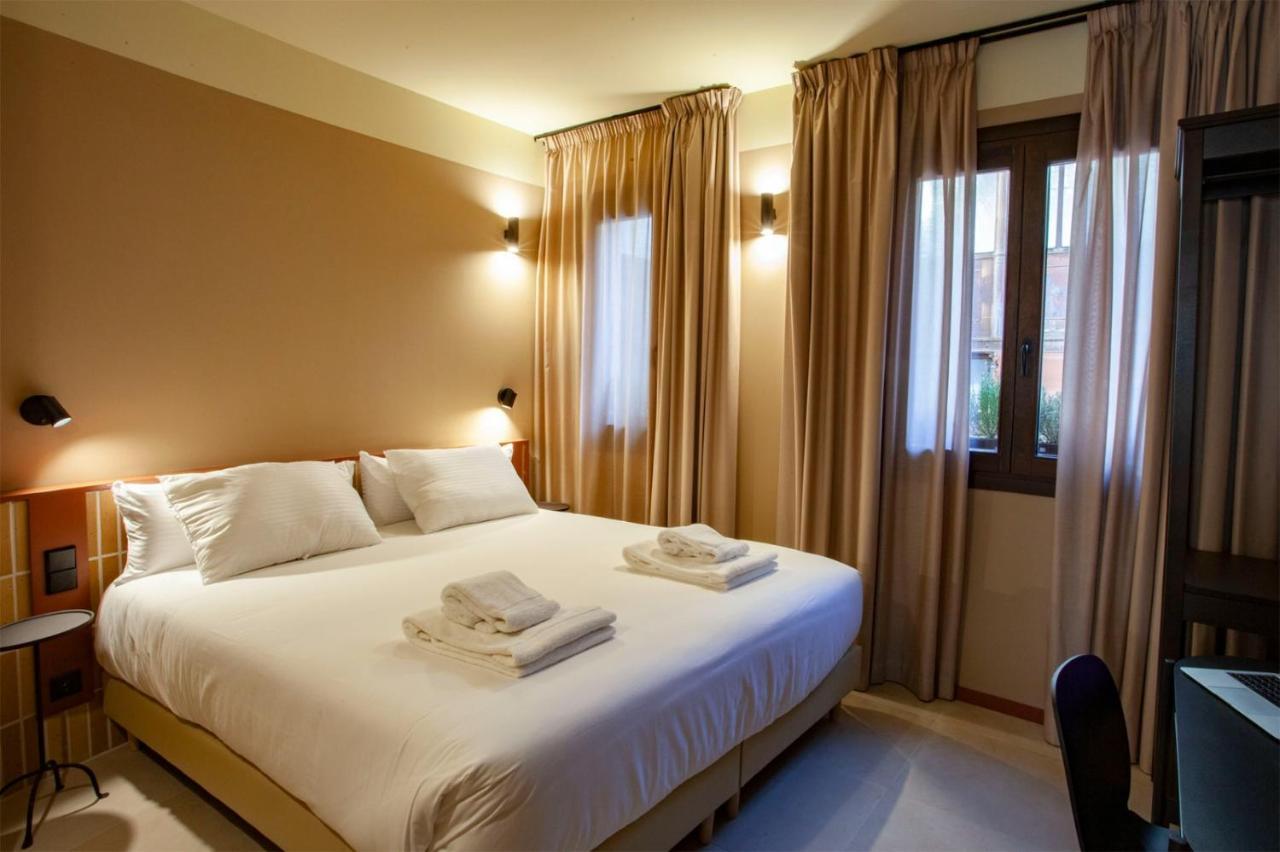 Casa Y Fonda 1888 Hotel Alcalá de Henares Екстериор снимка